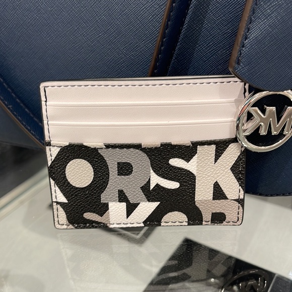 MICHAEL KORS MENS
Cooper Graphic Logo Tall Card Case
36S3LCOD2U
Black Multi NWT - Picture 10 of 16